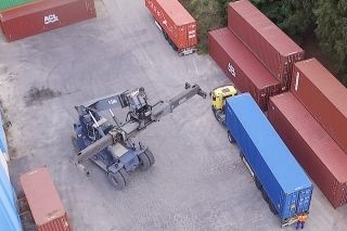 Testimonial Dilissen reach stacker aerial