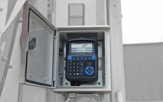 1. WEIGHING AND CONSUMER DATA MANAGEMENT DEVICE INSTALLED ON BOARD 