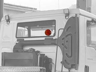 EXTERNAL LIGHT FOR MAXIMUM CAPACITY WARNING